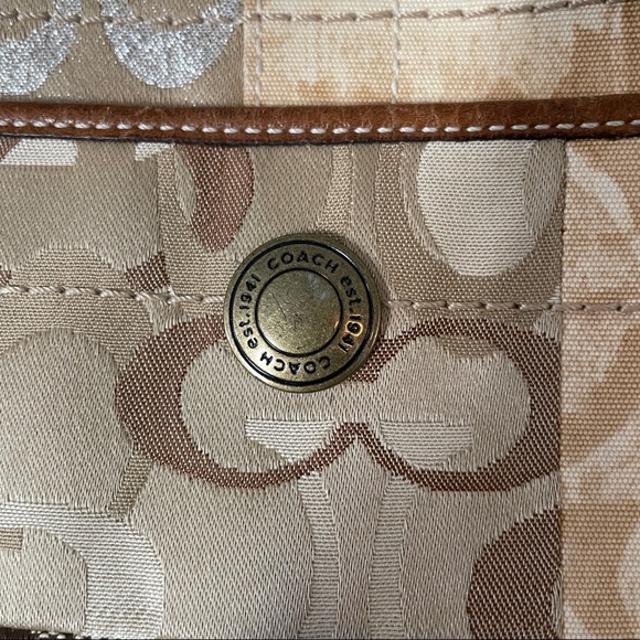 Authentic Coach Shoulder Bag - Picture 2 of 3
